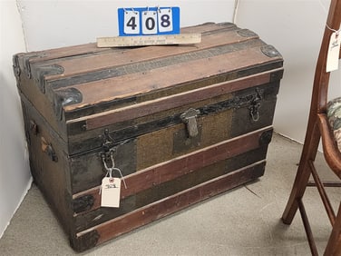 Vict. Dome Top Trunk 20 1/2" H X 28" W X 16 1/2" D