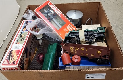 Bx Lionel Train Set 9 Pc. w/Accessories