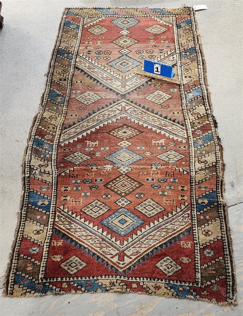 Tribal 3'3 1/2" X 6'8"