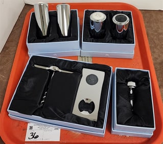 Tray Wedgewood Basalt Corkscrew, Bottle Opener, Bottle Stopper + 4 Salt/Peps