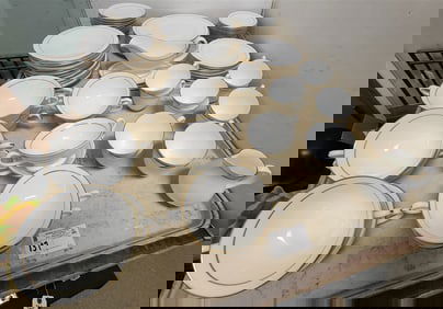 Tray 77 Pc. Royal Worchester