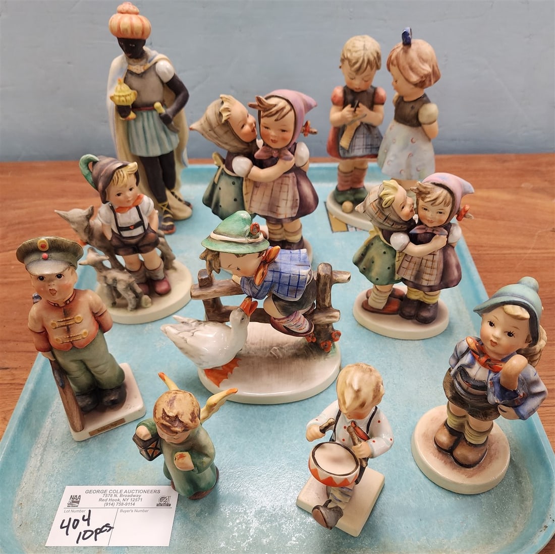 Tray 10 3 Line Hummels - 214L, 196/1, 258, 195/0, 193/1, 300/1, 332, 240, 214, 198/2/0: Tray 10 3 Line Hummels - 214L, 196/1, 258, 195/0, 193/1, 300/1, 332, 240, 214, 198/2/0