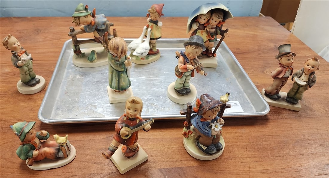 Tray 10 Full Bee Hummels - 201/1, 47/0, 71, 130, 4, 86, 174, 63, 135, 21/0 1/2 (1 of 3)