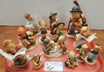 Tray 13 Goebel Hummels - 89/II, 63/0, 322, 447, 5, 571, 2- 184, 254, 334, 239/0, 493 + 1977 Bell