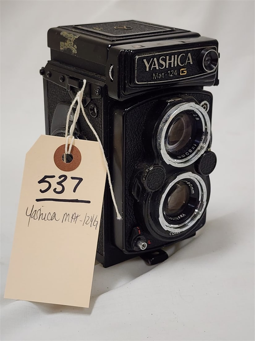 Yashica Mat - 124G (1 of 5)