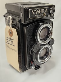 Yashica MAT-124G