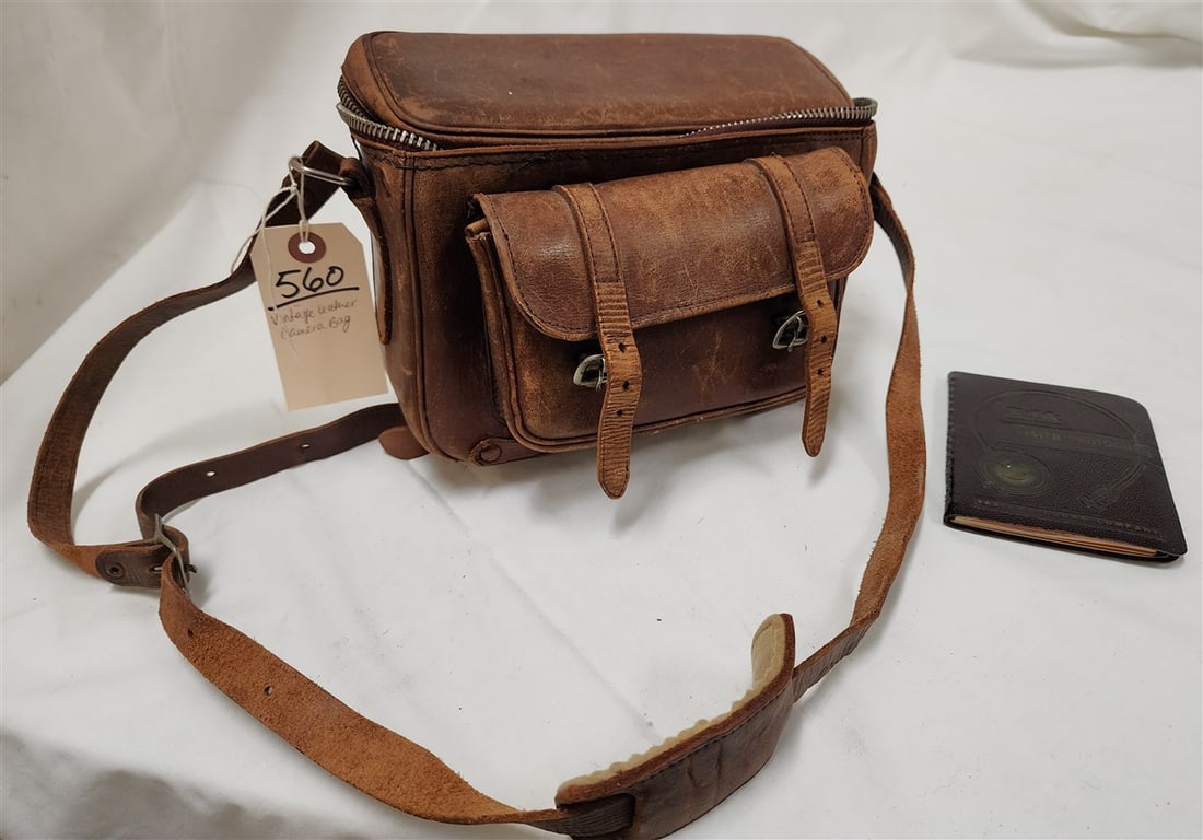 Vintage Leather Camera Bag w/1951 Kodak Master Photo Guide (1 of 5)