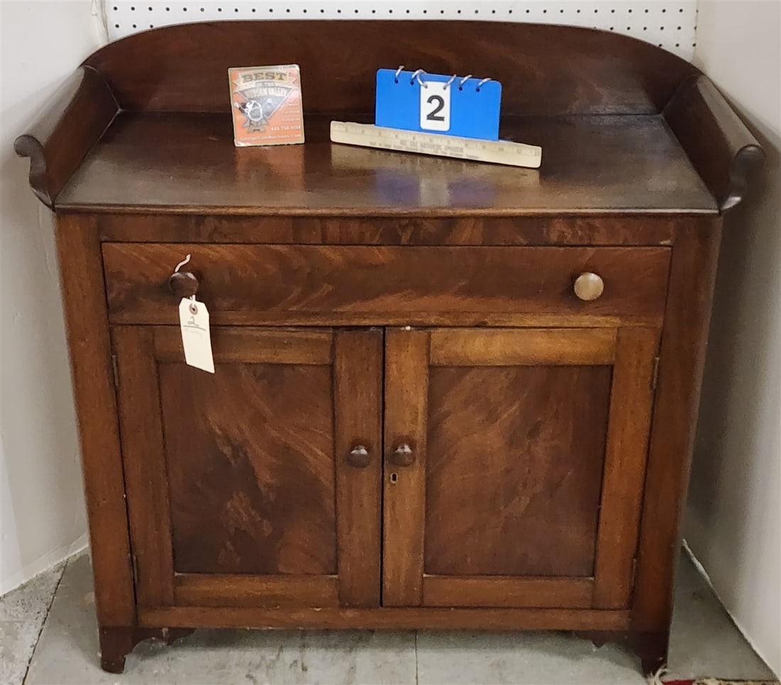 Victorian Mahog Wash Stand 35" H X 37" W X 16" D: Victorian Mahog Wash Stand 35" H X 37" W X 16" D