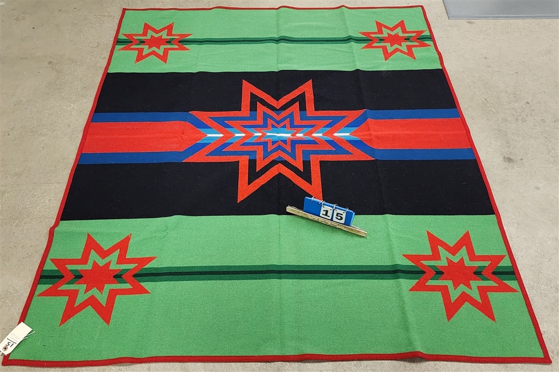 Pendleton Blanket 5'4 1/2" X 6'2 1/2" (1 of 3)