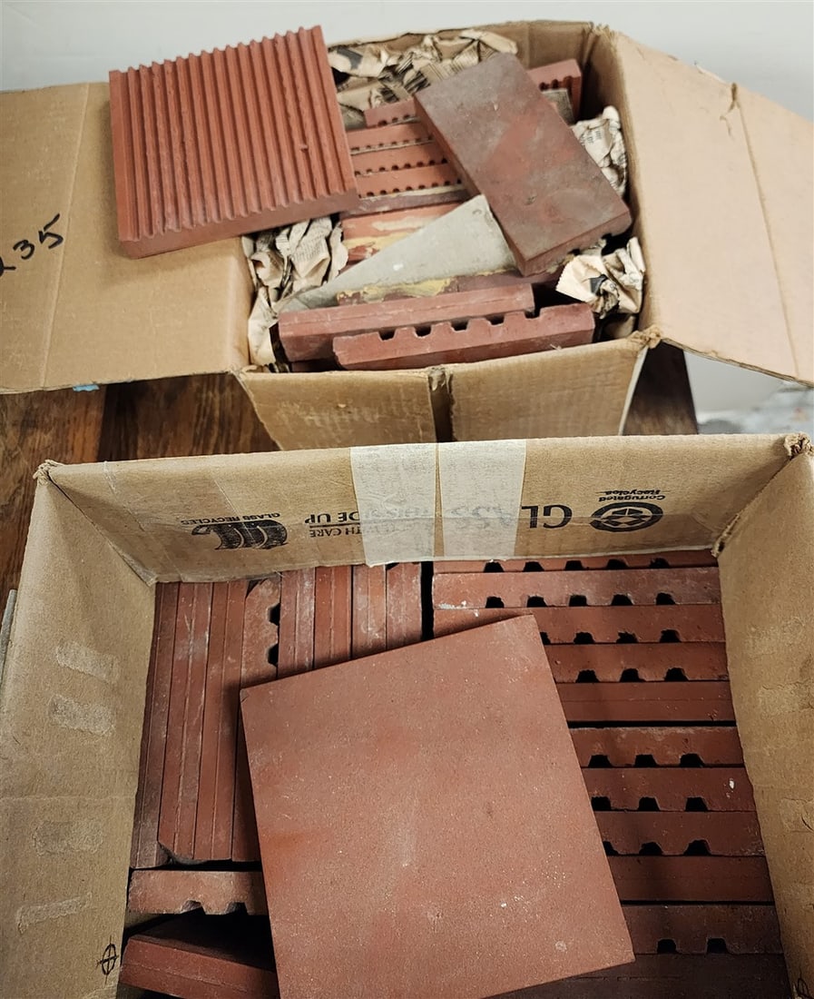 2 Bx's Terracotta Tiles 34 Pcs.: 2 Bx's Terracotta Tiles 34 Pcs.