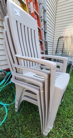 Set 4 Plastic Lawn Chairs