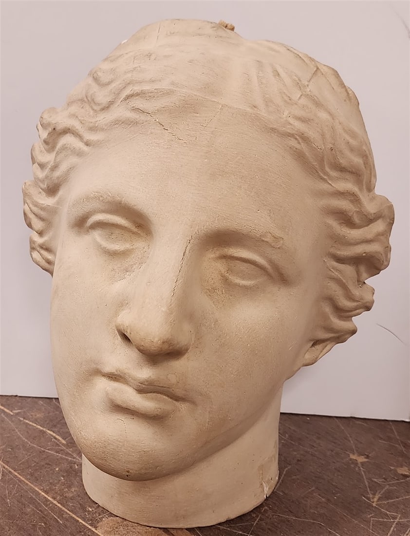 Plaster Cast Of Venus De Milo By C. Hennecke & Co. Milwaukee 12" H X 9 3/4" W X 7" D (1 of 4)