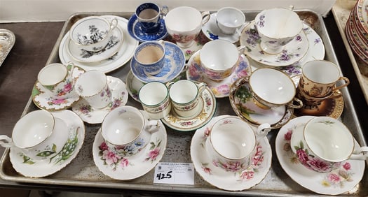 Tray 16 Cups/Saucers