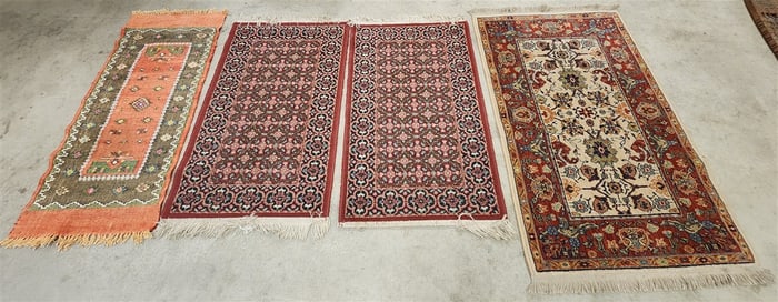 Bx 4 Scatters - Machine Made 2'6 1/2" X 4'2", 2- 2' X 3'6" + 1'8" X 3'10"
