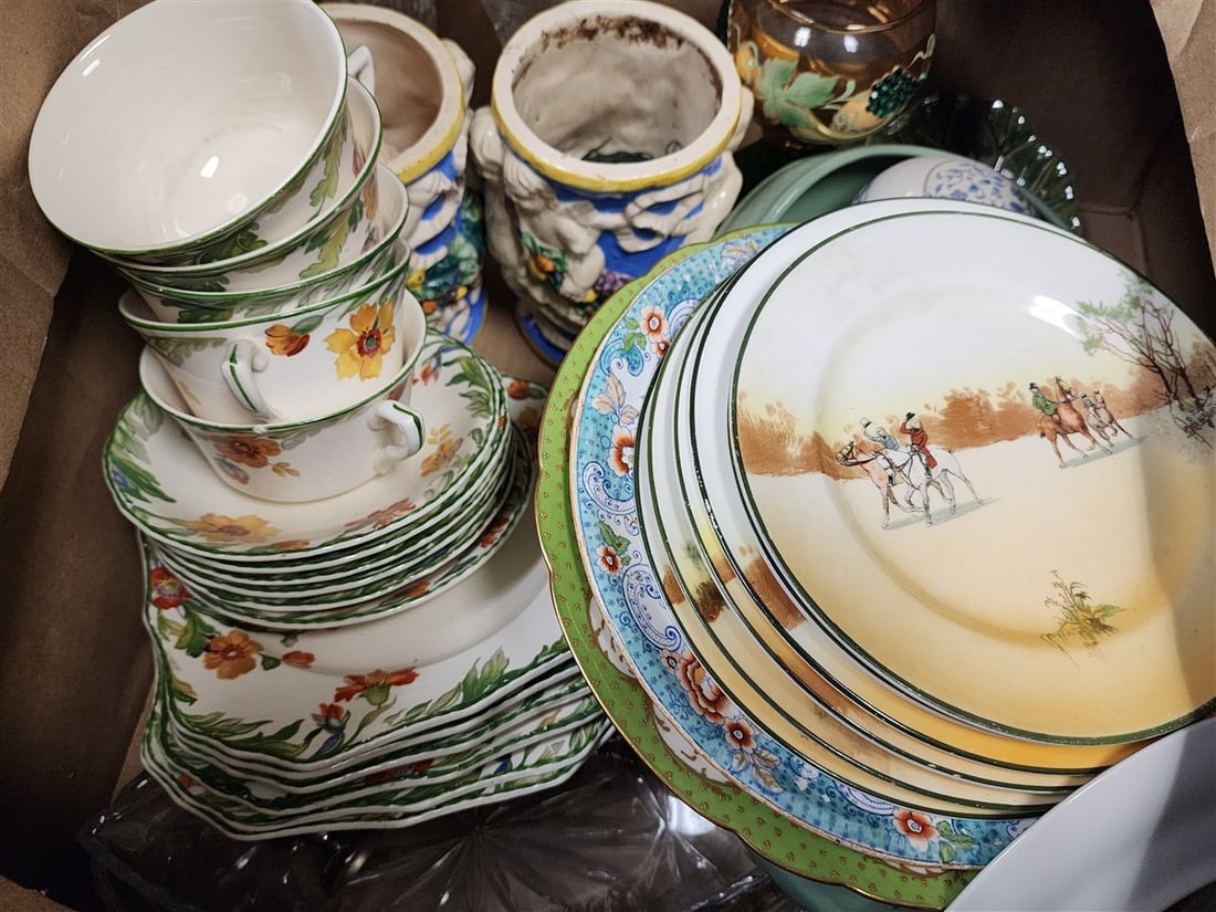 2 Bx's China, Glassware, Art Glass, Lamp Parts, Etc.: 2 Bx's China, Glassware, Art Glass, Lamp Parts, Etc.