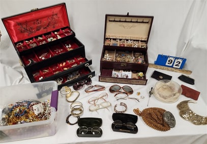 Bx Costume Jewelry & Boxes