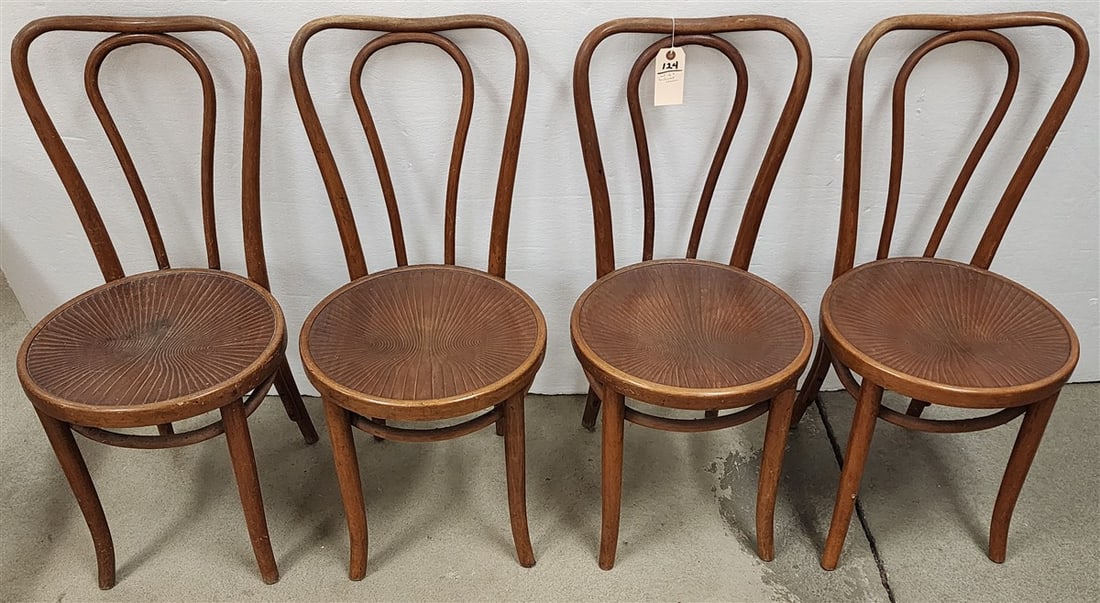Set 4 Bent Wood Chairs: Set 4 Bent Wood Chairs