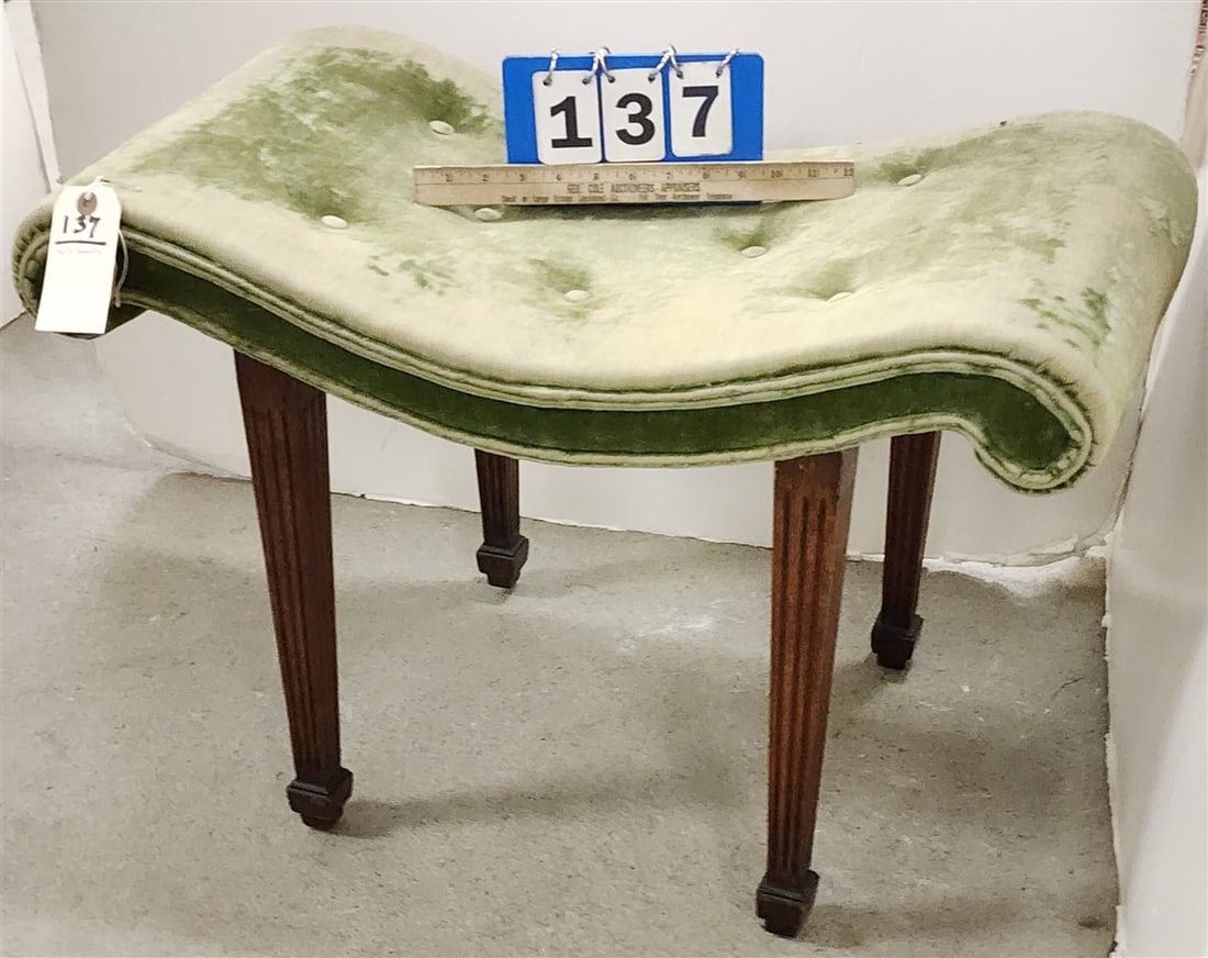 40's Uphols. Bench 20" H x 29" W X 15 1/2" D: 40's Uphols. Bench 20" H x 29" W X 15 1/2" D