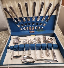 Bx'd Roger's Silverplate Flatware 37 Pc. Set