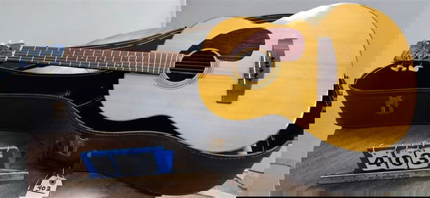 Yamaha FG75 Guitar