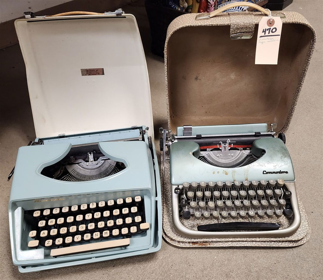 2 Vintage Portable Type Writers - Acommodor & Remmington: 2 Vintage Portable Type Writers - Acommodor & Remmington