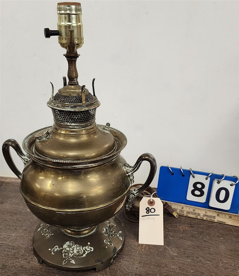 19th C Bradley & Hubbard Brass Lamp Oil Lamp 1' H: 19th C Bradley & Hubbard Brass Lamp Oil Lamp 1' H