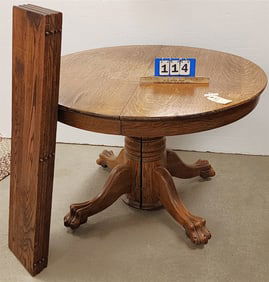 44" Diam Pedestal Base Vintage Oak Table w/4 Leaves