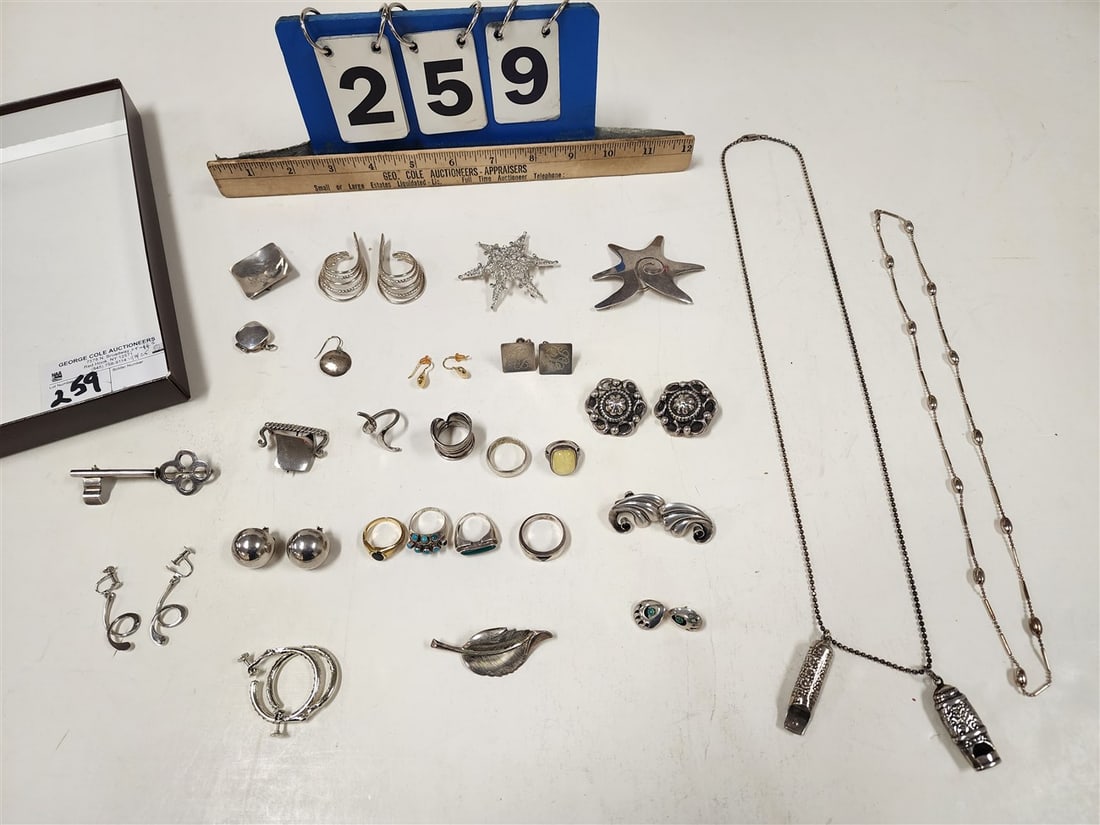 Lot Sterling Jewelry 7.36 ozT.: Lot Sterling Jewelry 7.36 ozT.