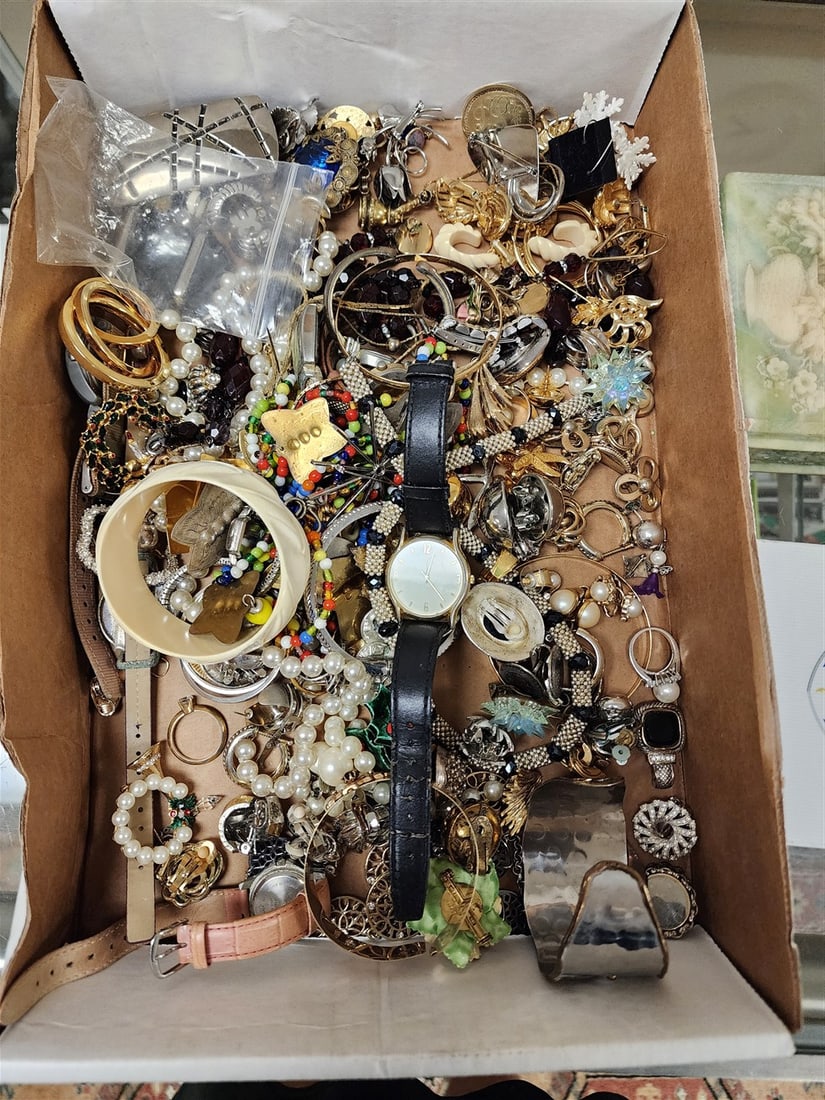 Lot Costume Jewelry: Lot Costume Jewelry