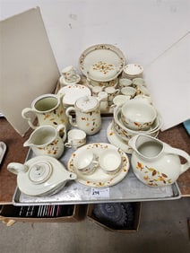 Hall "Autumn Leaf" Dinner Service 72 Pcs.