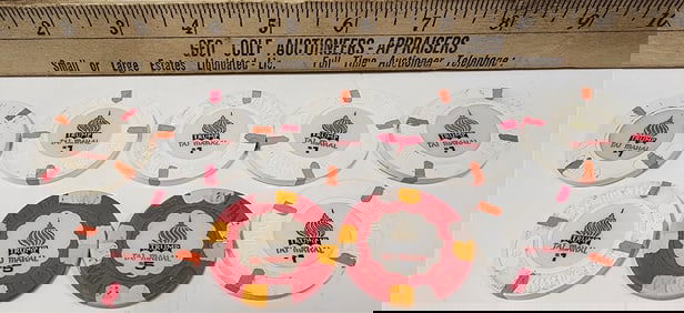 Lot 9 Chips From Trumps Taj Mahal