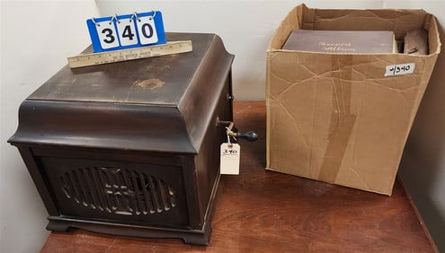 Brunswick Mahog Victrola 15" H X 17" W X 20" D w/Bx Records