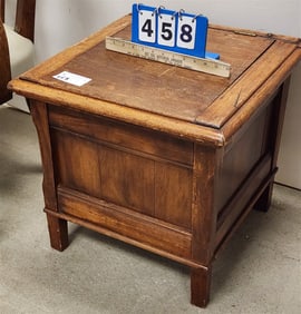 Vict. Mahog Potty 19" X 19" W X 19 1/2" D