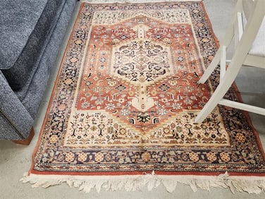 Machine Made Rug 4'4" X 6'7"