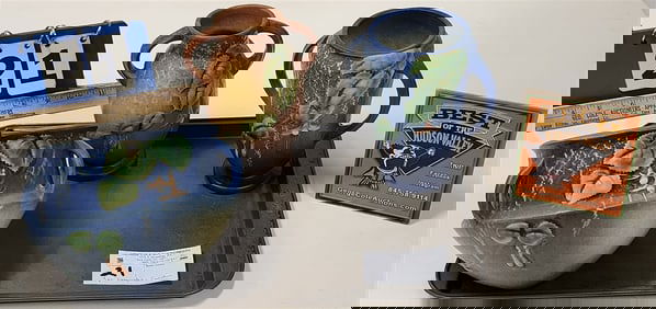 Tray 3 Pc. Roseville Fuchsia - Hanging Planter, Vase 893-6", Vase 892-6"