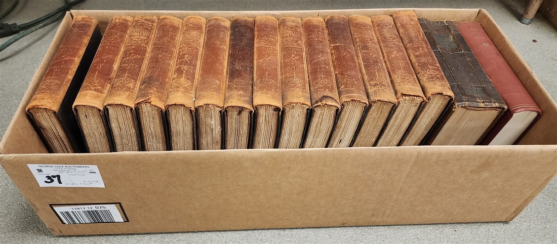 Bx 14 Volumes Of Elbert Hubbard Leather Bound Books Memorial Edition Published By The Roy Crofters +: Bx 14 Volumes Of Elbert Hubbard Leather Bound Books Memorial Edition Published By The Roy Crofters + Men, Minutes, Money By Thomas Watson + Outline of Great Books