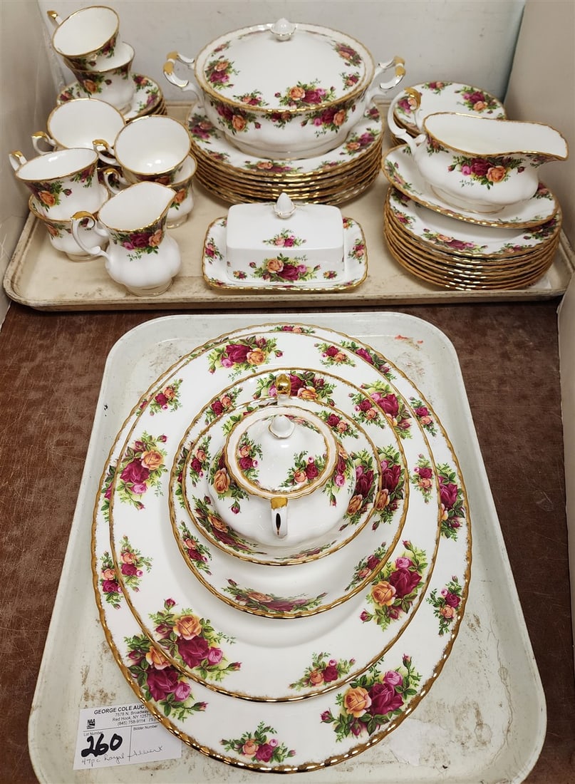 Tray 47 Pc. Royal Albert China "Old Counrty Roses" Dinner Service (1 of 6)