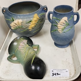 Tray 3 Pc. Roseville Freesia - Bowl 669-6", Vase 120-7" + Wall Pocket 1296-8"