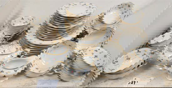 Tray 50 Pc. Lambert "Molly Pitcher" Dinner Service