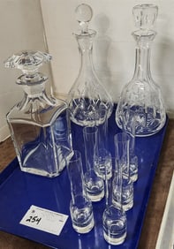 Tray 3 Decanters - 1 Baccarat, 2 Atlantis + 6 Cordials