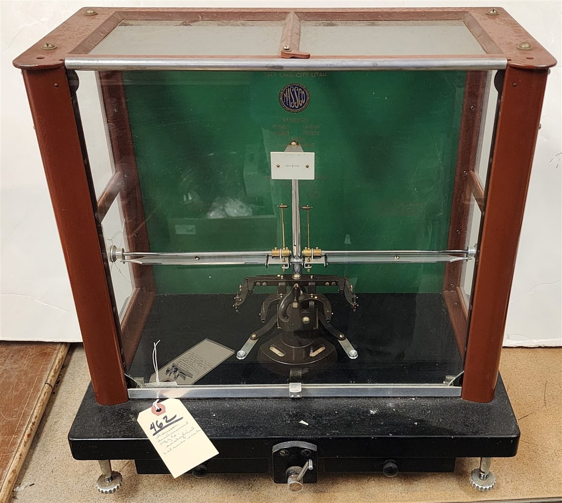 Analytical Balance/Scale Made By Heusser Instrument Mfg. Co (Cracked On Side) (1 of 3)
