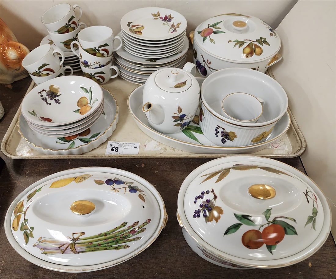 42 Pcs. Evesham Royal Worster Dinner Service (1 of 2)