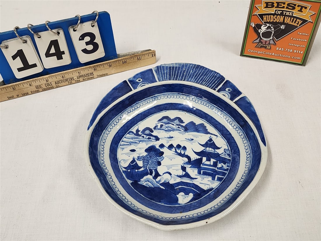 Canton Shrimp Dish 1/34" H 9 1/4" W X 10 1/2" D: Canton Shrimp Dish 1/34" H 9 1/4" W X 10 1/2" D