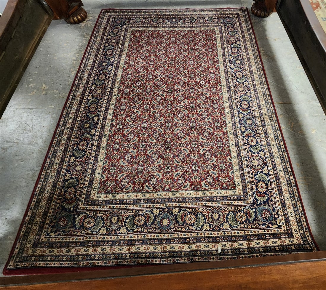 Machine Made Rug 5'3" X 7'6" (1 of 2)