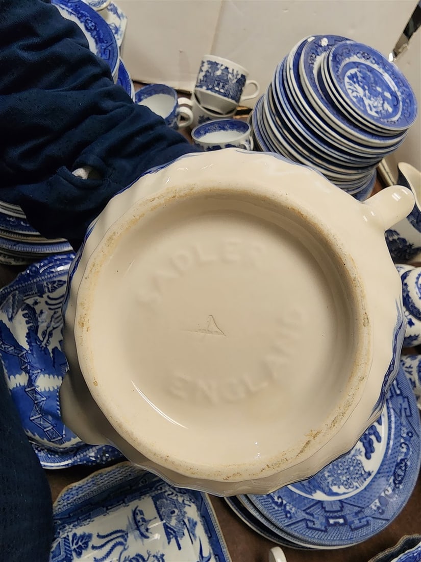 136 Pcs. Blue Willow - 12