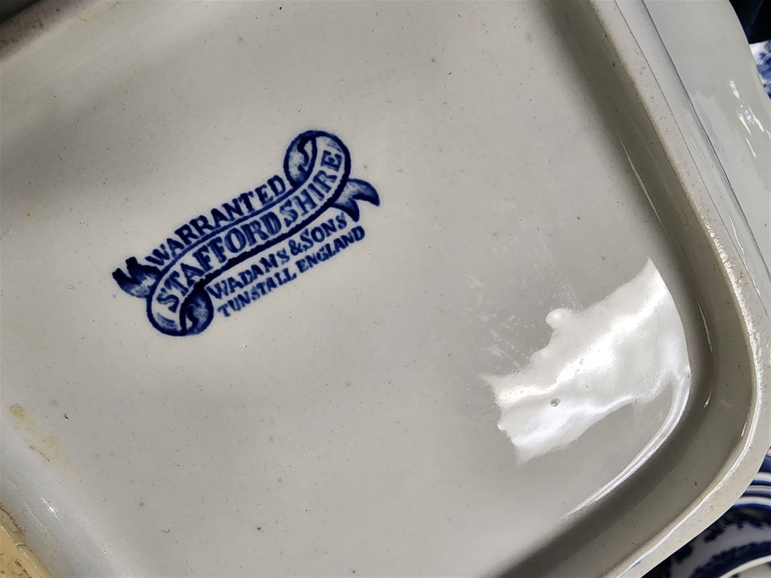 136 Pcs. Blue Willow - 15