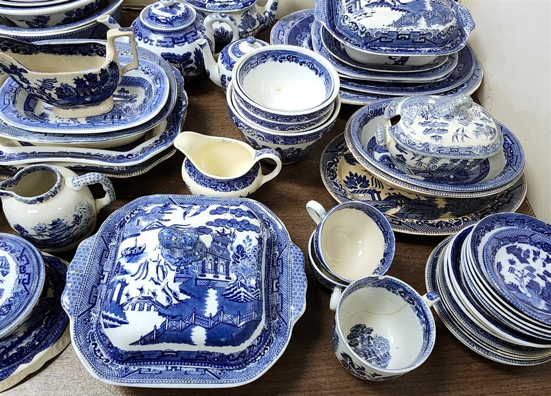 136 Pcs. Blue Willow - 4