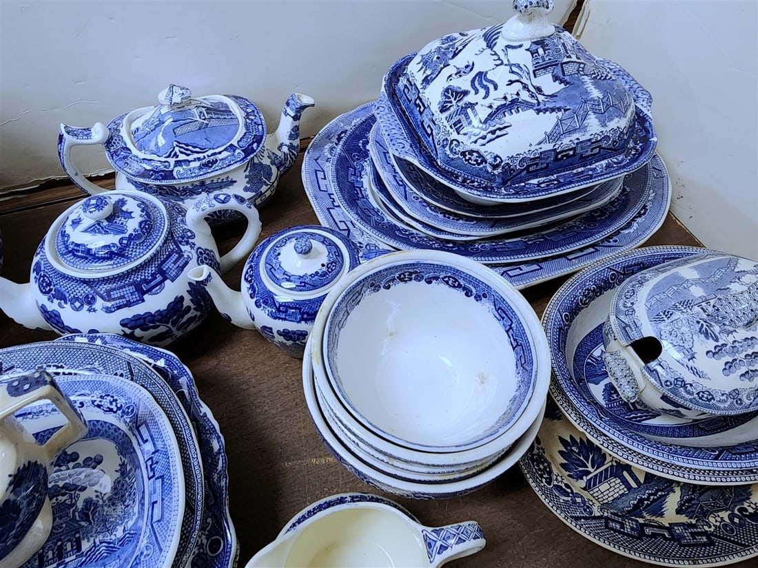 136 Pcs. Blue Willow - 5