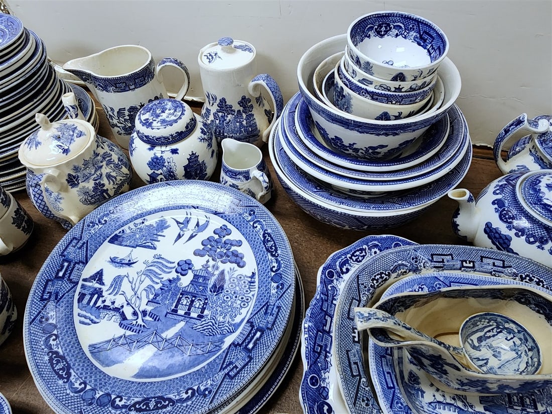 136 Pcs. Blue Willow - 6