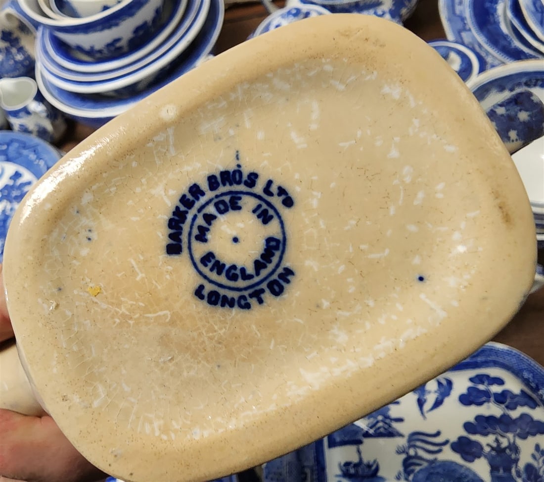 136 Pcs. Blue Willow - 9